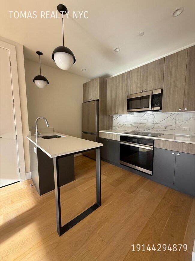 Building Photo - 3103 Sedgwick Ave