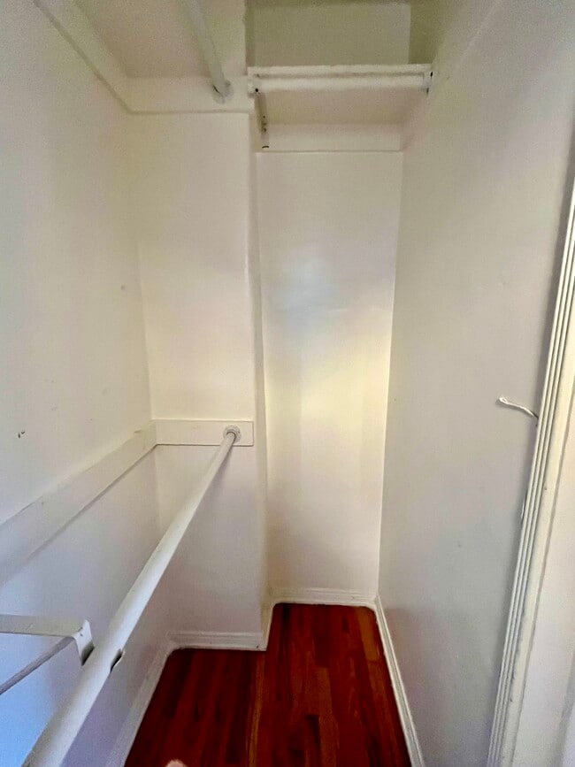 Closet - 2934 Rowena Ave