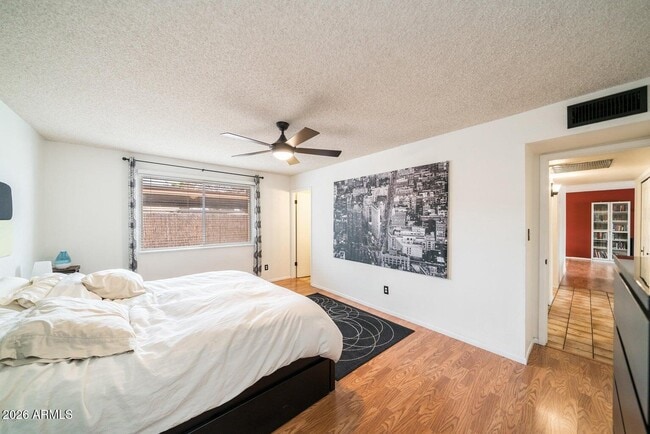 Building Photo - 1621 E Dunbar Dr