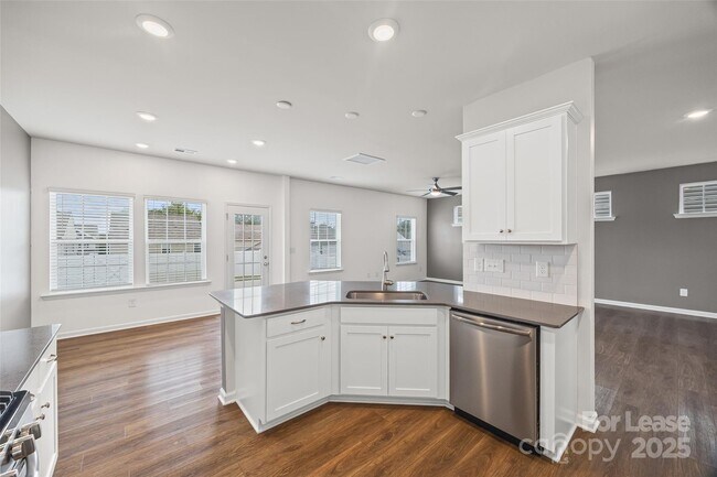 Building Photo - 5775 Soft Shell Dr