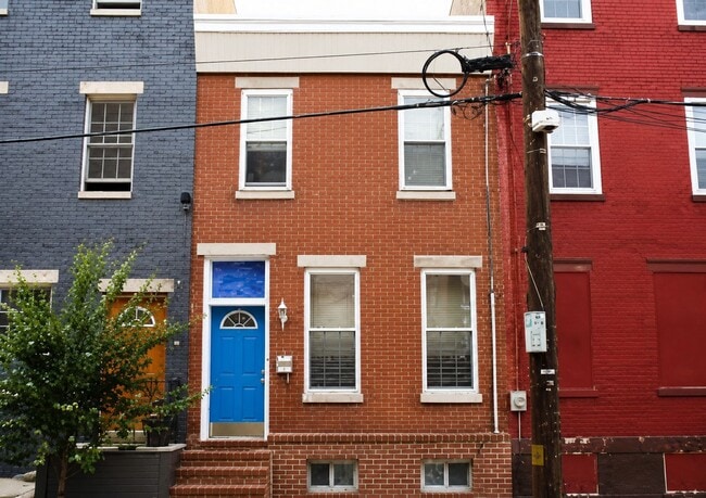 Building Photo - Three-Bedroom Graduate Hospital Home with Finished Basement and Private Patio
