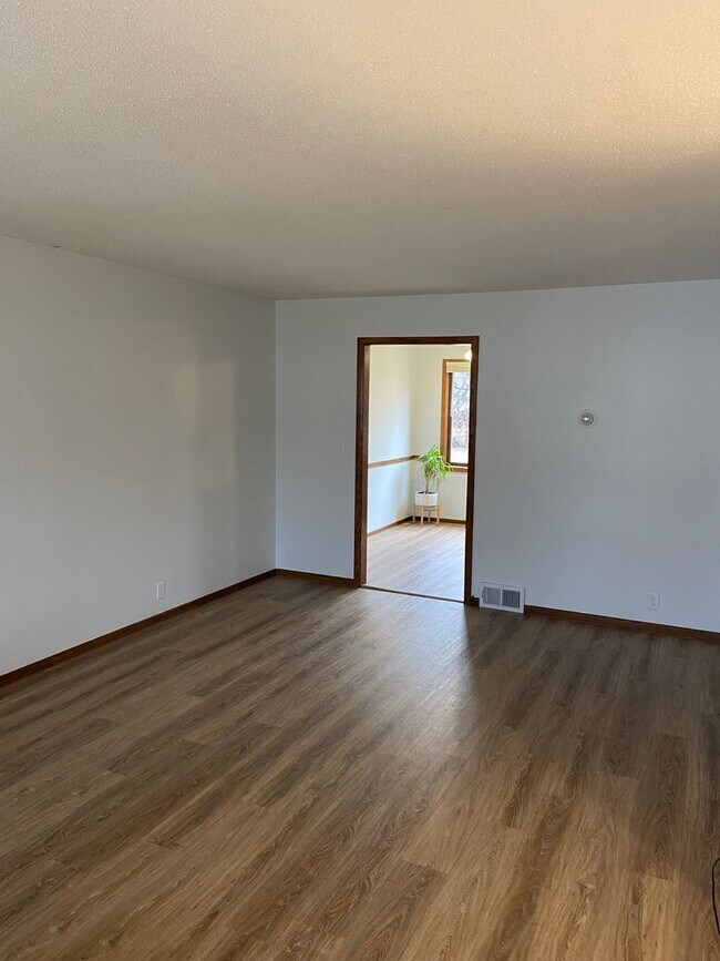 Building Photo - 1671-1673 Leone