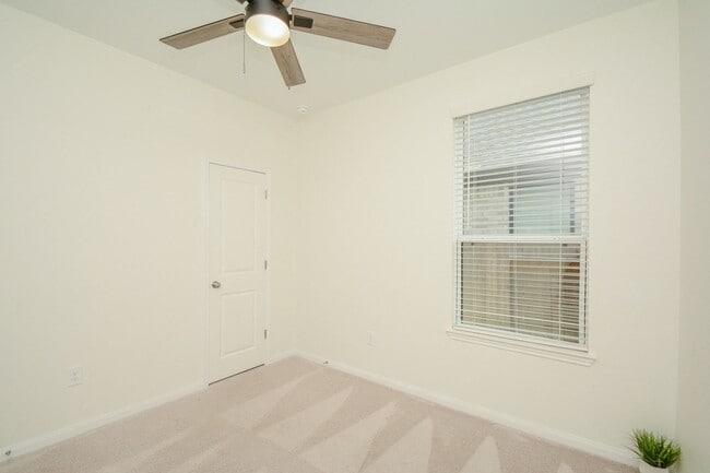 Building Photo - 18134 Sonresa Wy