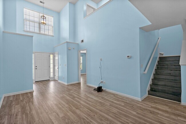 Building Photo - 1096 Harvester Cir