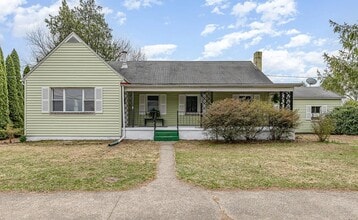 Building Photo - 536 Lansvale St