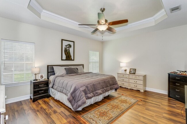 Building Photo - Four Bedroom with Outdoor Kitchen in Shalimar