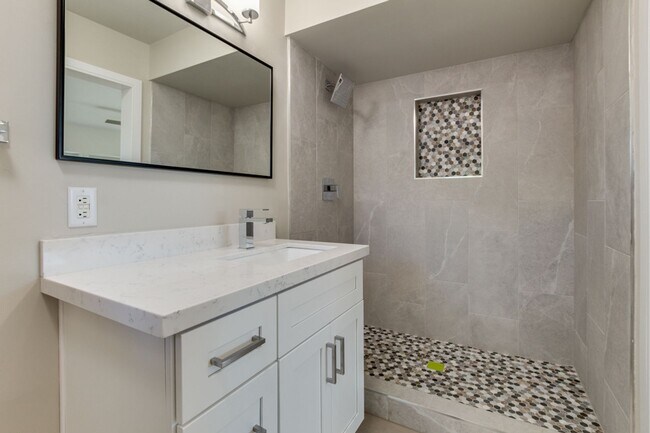 Building Photo - 4 Bedroom, 3 Baths, includes 2 Master Suites Just 1-Mile from ASU