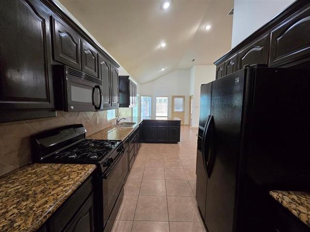 Building Photo - 10444 Merced Lake Rd