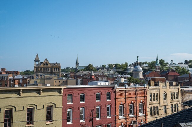 Building Photo - 2 Waverley Green