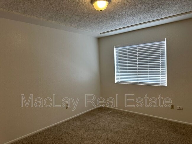 Building Photo - 1577 W Curry Dr