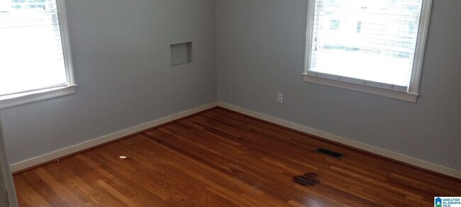 Building Photo - 5705 6th Ct S