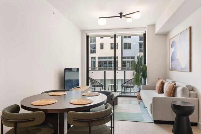 Building Photo - 11 NE 6th St