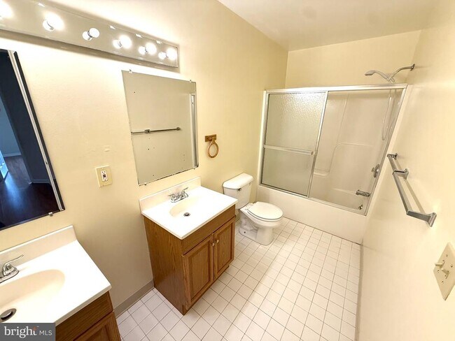 Building Photo - 402 Kiamensi Rd