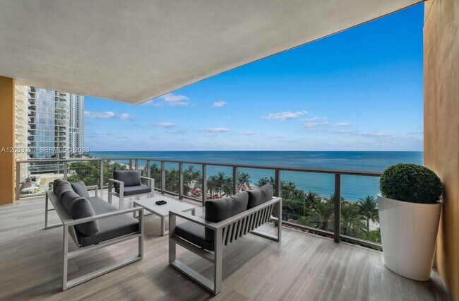 Building Photo - 17749 Collins Ave