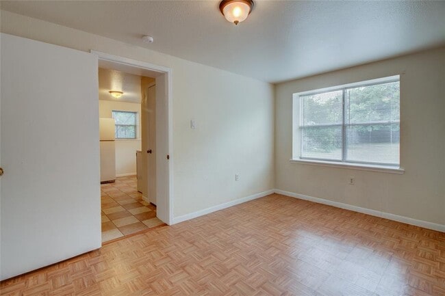 Building Photo - 1308 Pine St