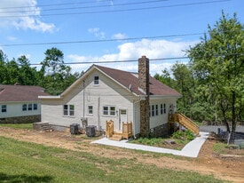 Building Photo - 75 Dreamland Park Dr