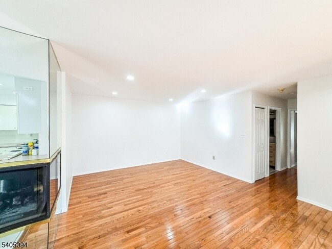 Building Photo - 167 Concordia Cir