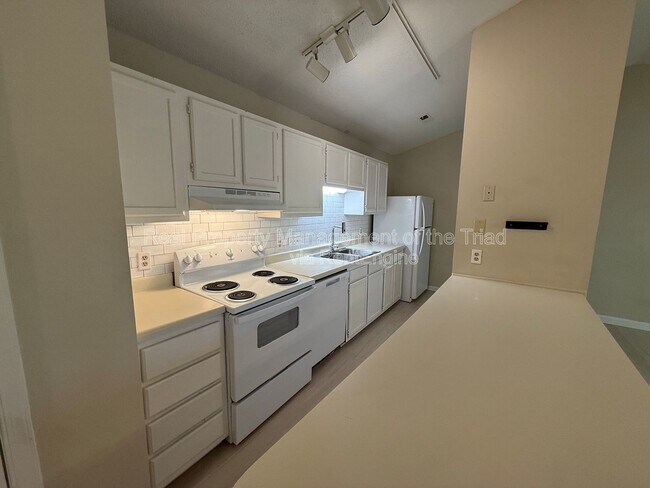 Building Photo - 3117 Darden Rd