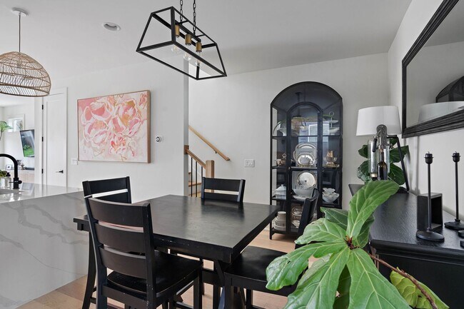 Building Photo - Stylish East Nashville Home with Open Layo...