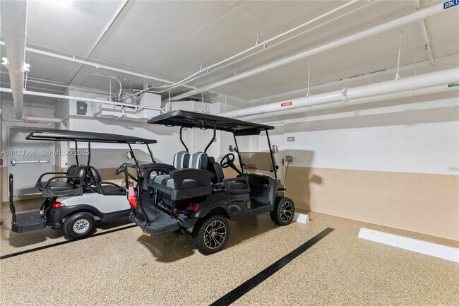 Building Photo - 19143 Fisher Island Dr