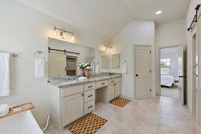 Building Photo - 6206 Cromwell Ct