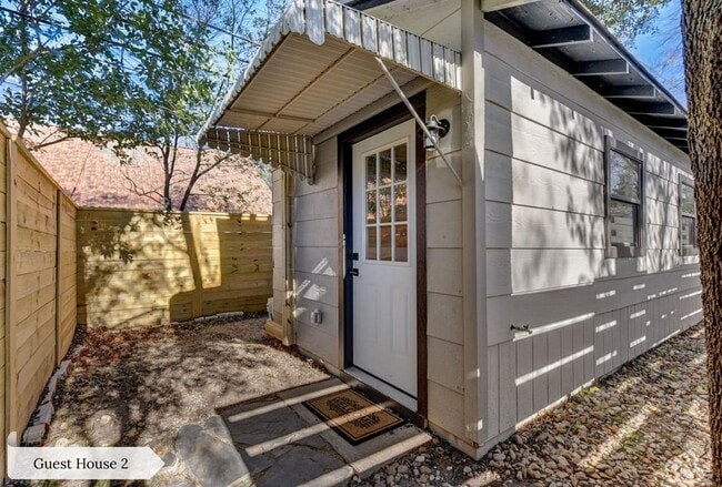 Building Photo - 7002 Whispering Oaks Dr