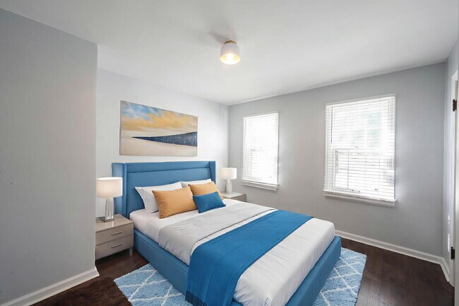 Building Photo - Charming 2 Bed, 1 Bath Duplex with House-L...