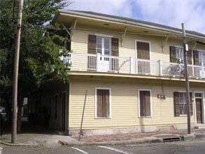 Building Photo - 1628 Prytania St