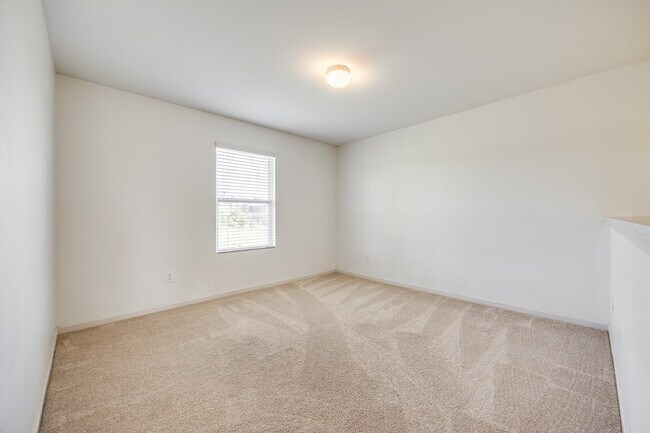 Building Photo - 826 Summerlake Dr