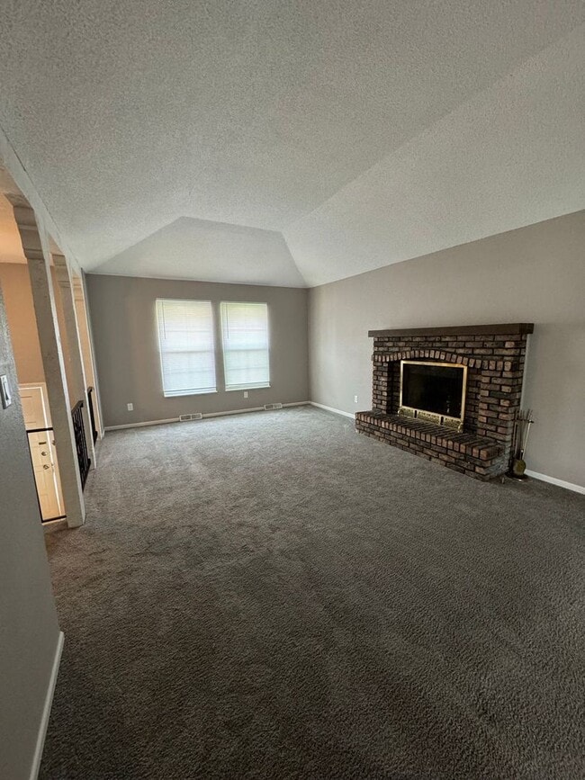 Building Photo - Coming Soon: Spacious 3-Bed/2-Bath Home in Independence!