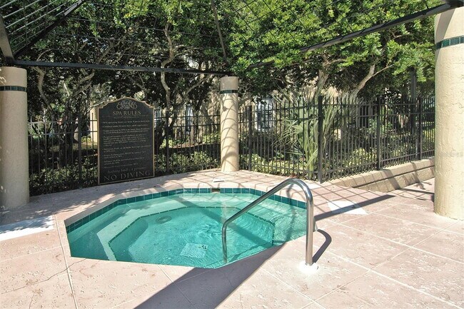 Building Photo - Furnished Condo! Gorgeous! Near beaches and shopping!