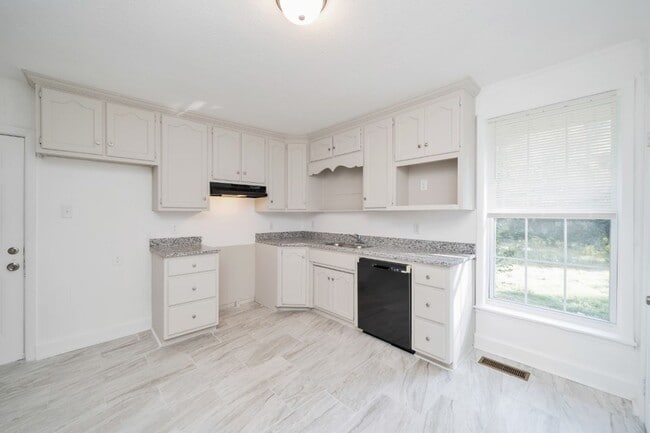 Building Photo - Your Perfect Pell City Retreat – Stylish, ...