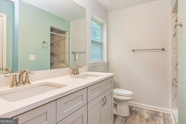 Building Photo - 759 Alvaton Rd