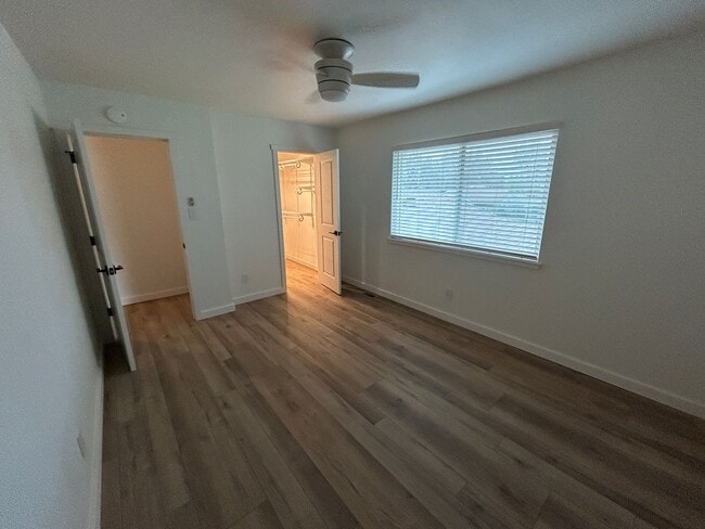 Building Photo - Fabulous Remodeled Condo
