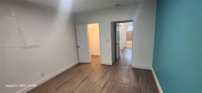 Building Photo - 1050 98th St