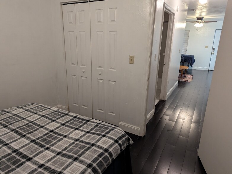 Building Photo - 3600 SW 23rd St