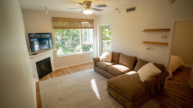 Building Photo - Elevate Your Lifestyle: Luxurious North-Facing Residence with Stunning Courtyard Views