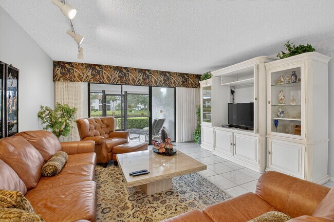 Building Photo - 7979 Eastlake Dr