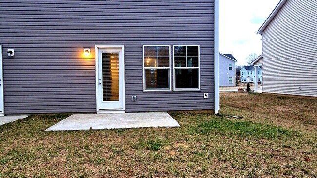 Building Photo - 3 BR/2.5BA | 1-Car Garage | Near Downtown Mooresville