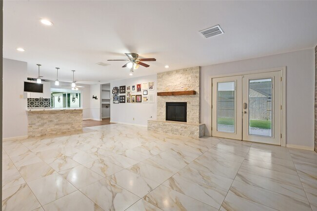 Building Photo - 12018 Beinhorn Dr