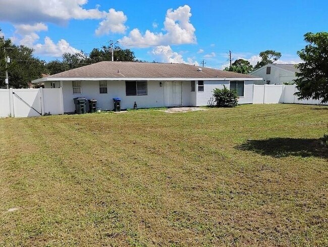 Building Photo - 3055 Pan American Blvd