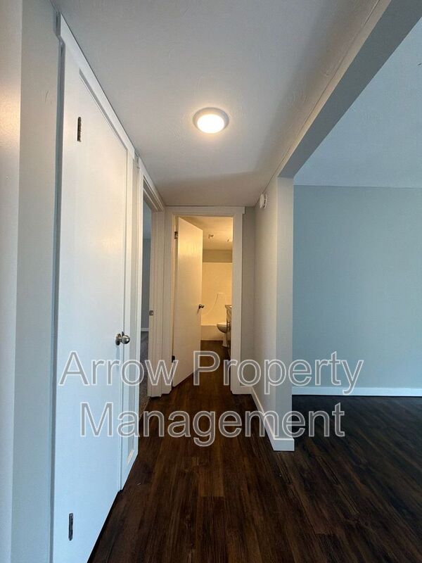Building Photo - 440 Moffitt St