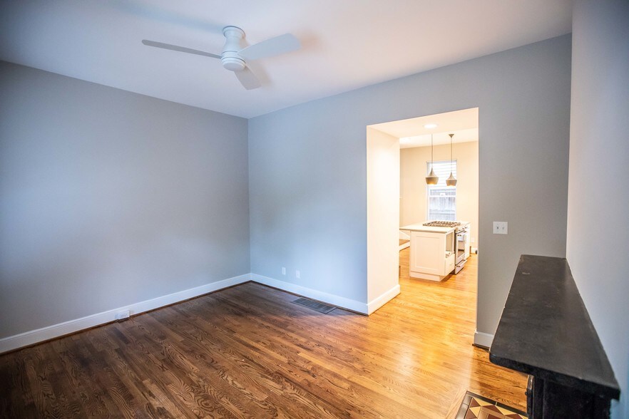 Living Room - 116 Warren St