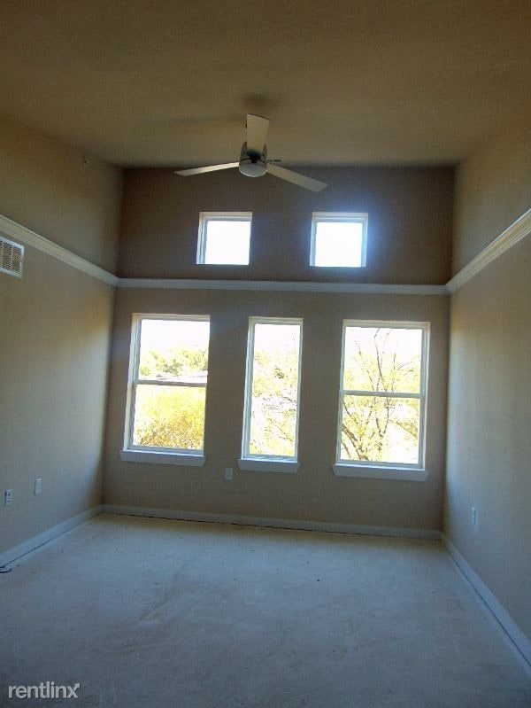 Building Photo - 2 br, 2 bath Apartment - 1800 S IH-35 SVRD SB