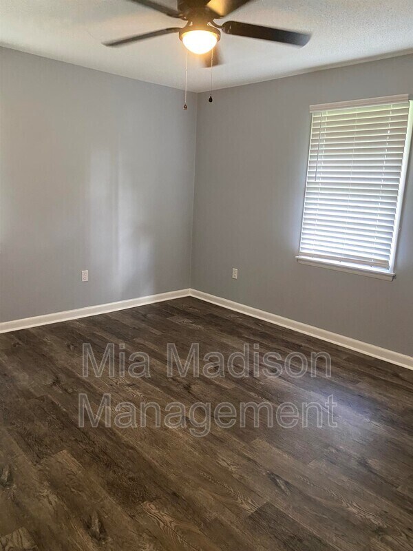 Building Photo - 7 Treadway St