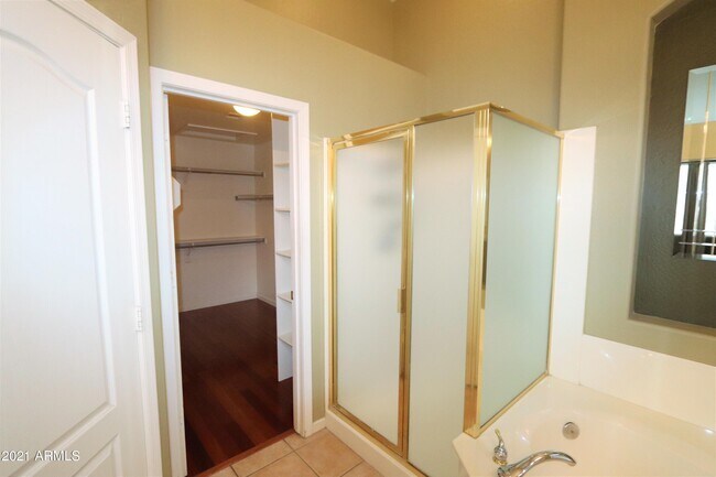 Building Photo - 2280 E Indian Wells Dr