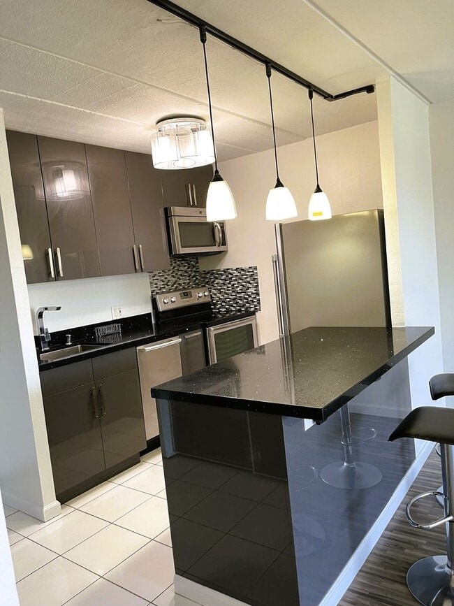 Building Photo - Modern & Elegant 1-Bedroom with Premium Amenities in Santa Clara