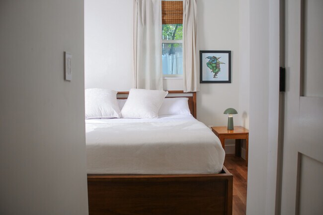 Building Photo - 103 Renwick St