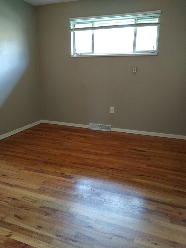 Building Photo - Osceola Duplex