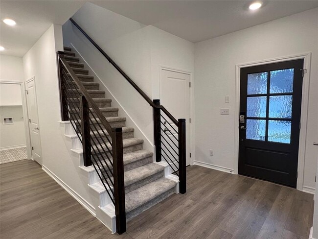 Building Photo - 497 Papaya Dr